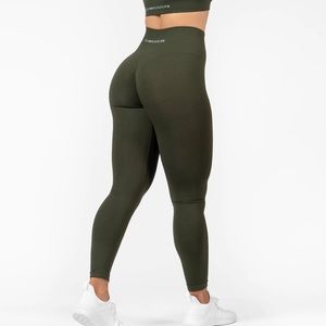 Gymreapers Legacy Scrunched Ranger Green Legging Size L